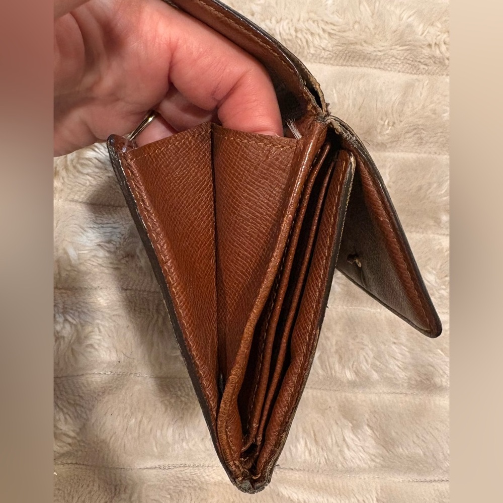 Authentic Louis Vuitton Compact Wallet - Picture 14 of 15